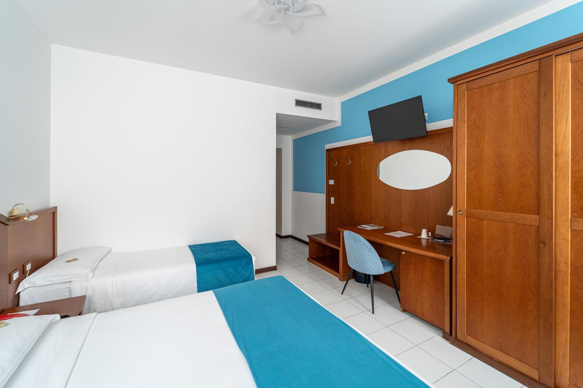 Hotel Italia Trieste Esterno foto