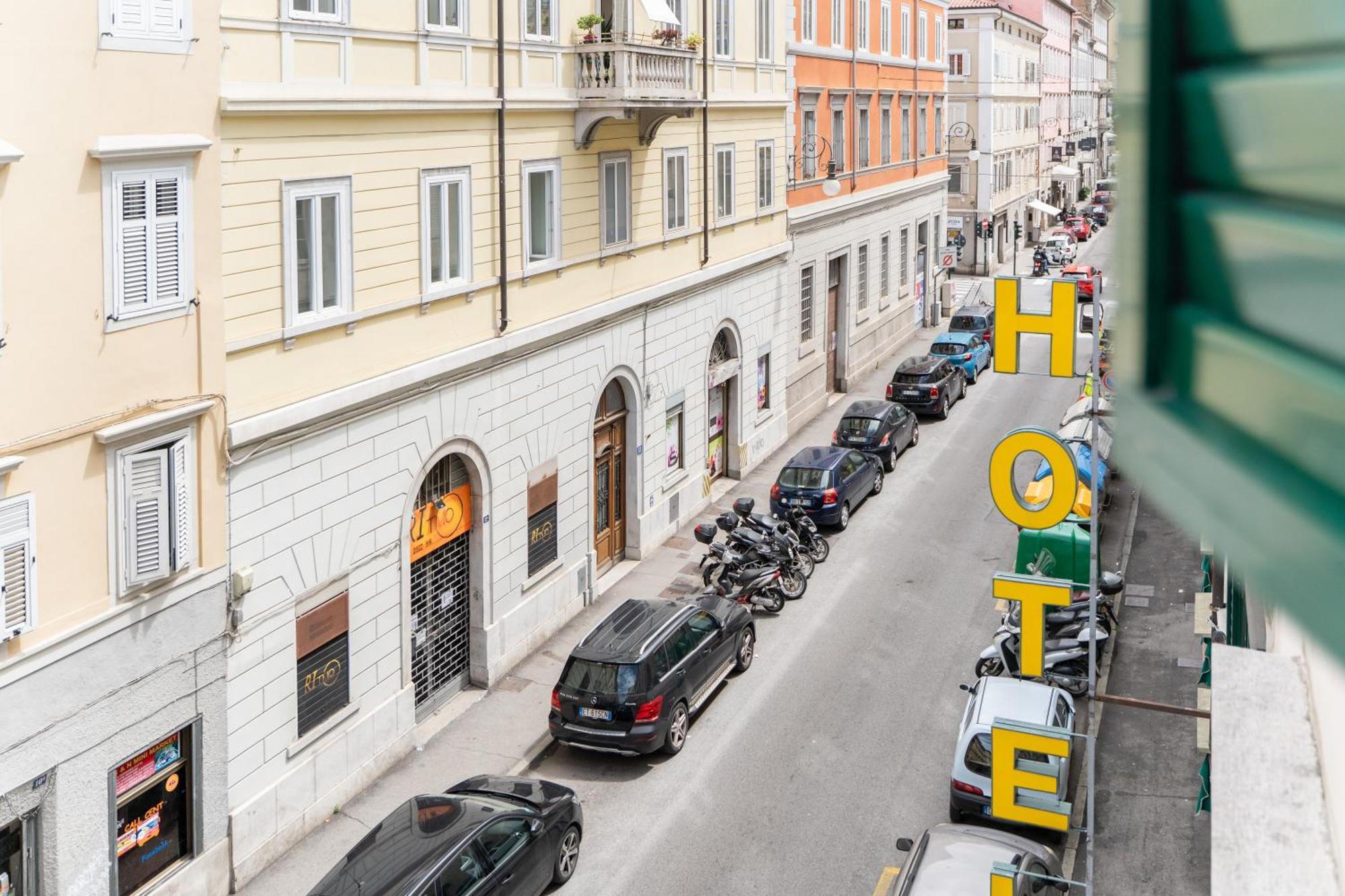 Hotel Italia Trieste Esterno foto