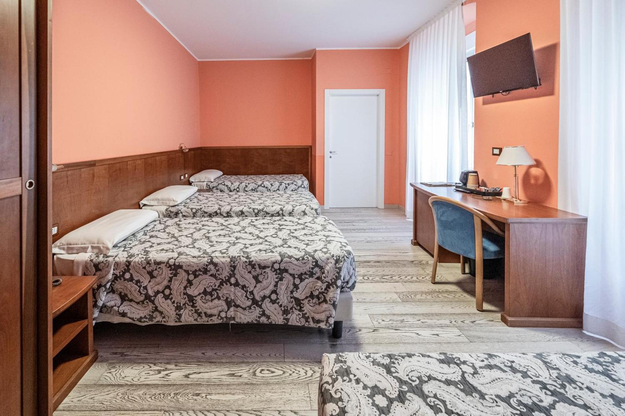 Hotel Italia Trieste Esterno foto