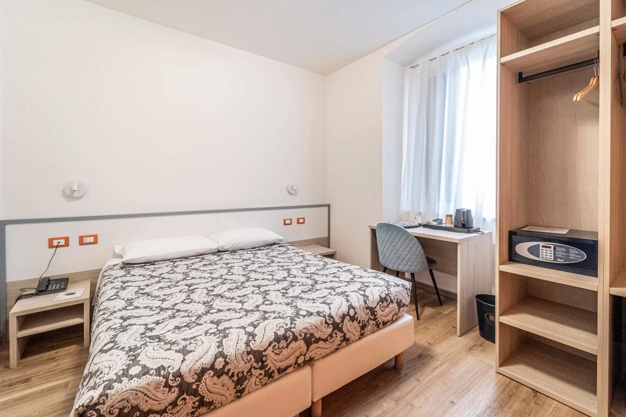 Hotel Italia Trieste Esterno foto