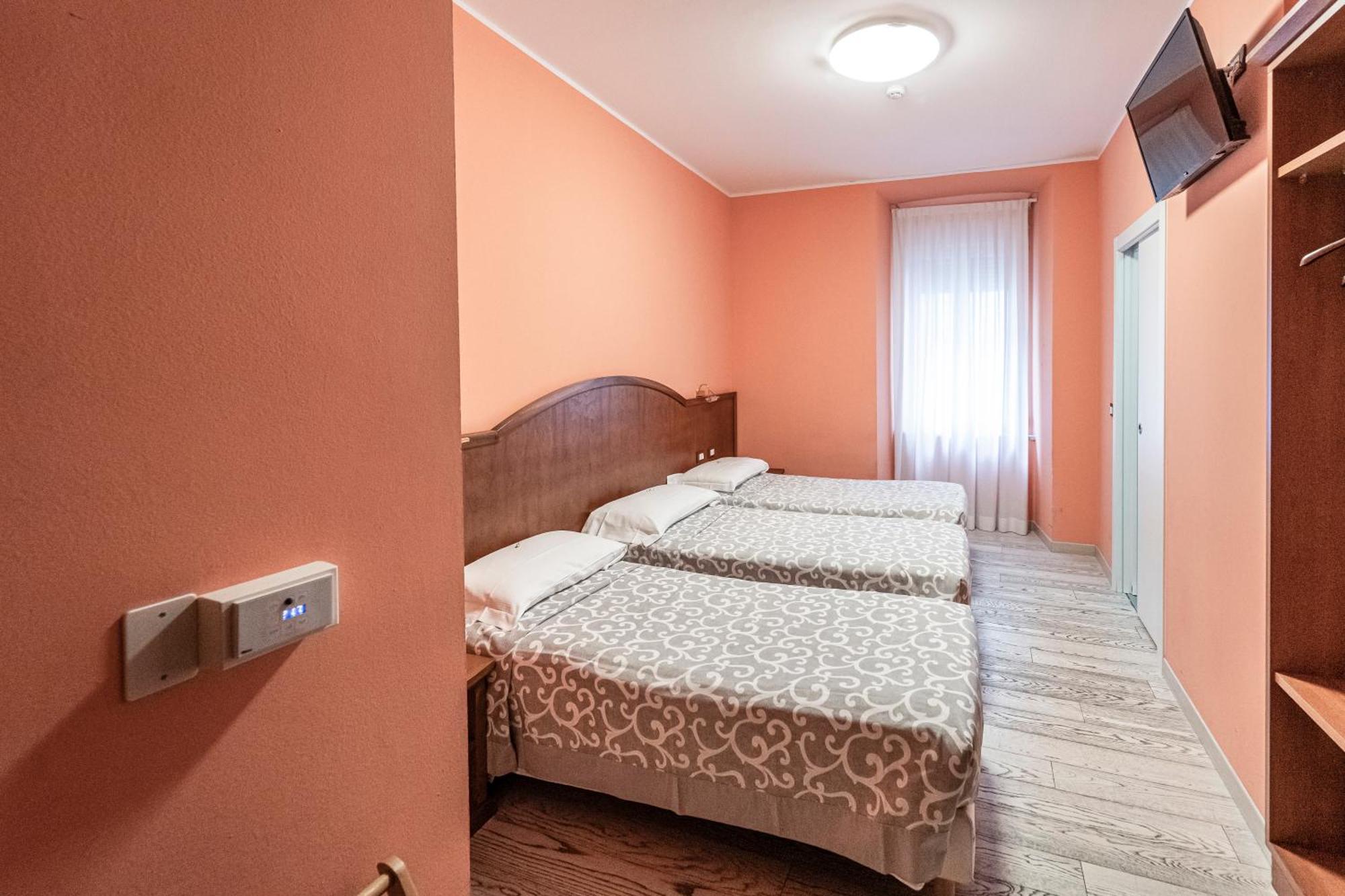 Hotel Italia Trieste Esterno foto